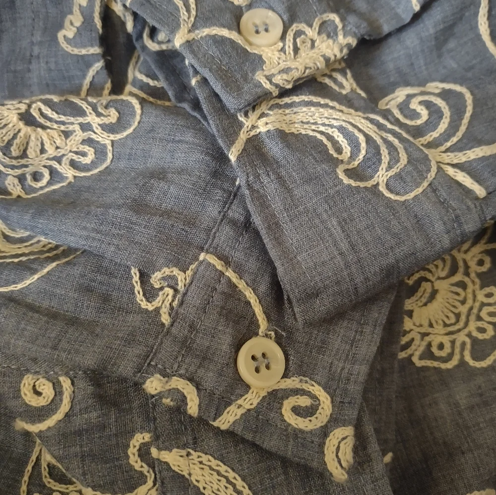 EUC CHICO'S Womens Long-Sleeve Embroidered Button-Up Tunic-Length Shirt - Picture 4 of 5